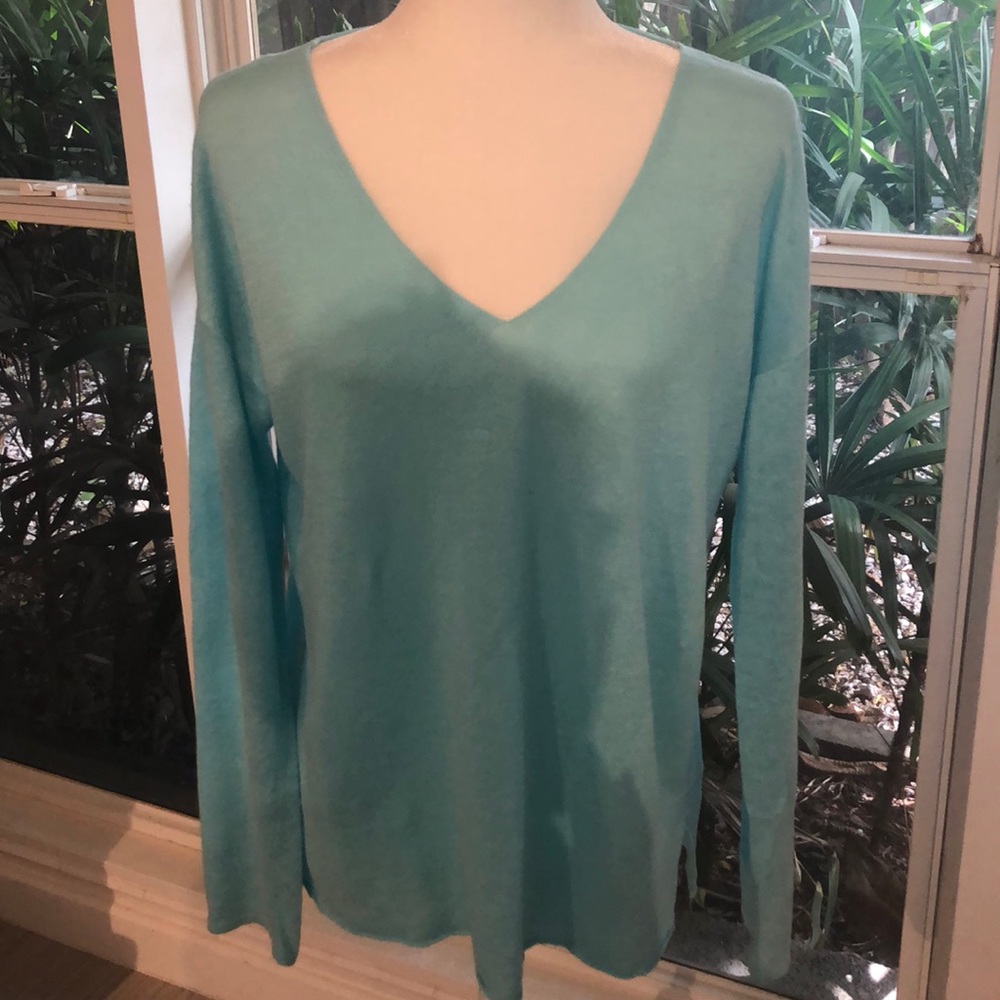 COPY - Lilly Pulitzer aqua linen sweater. Beautif…